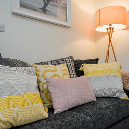 Stylish Suite With Free Parking 曼彻斯特 外观 照片