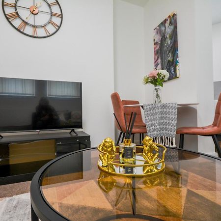 Stylish Suite With Free Parking 曼彻斯特 外观 照片